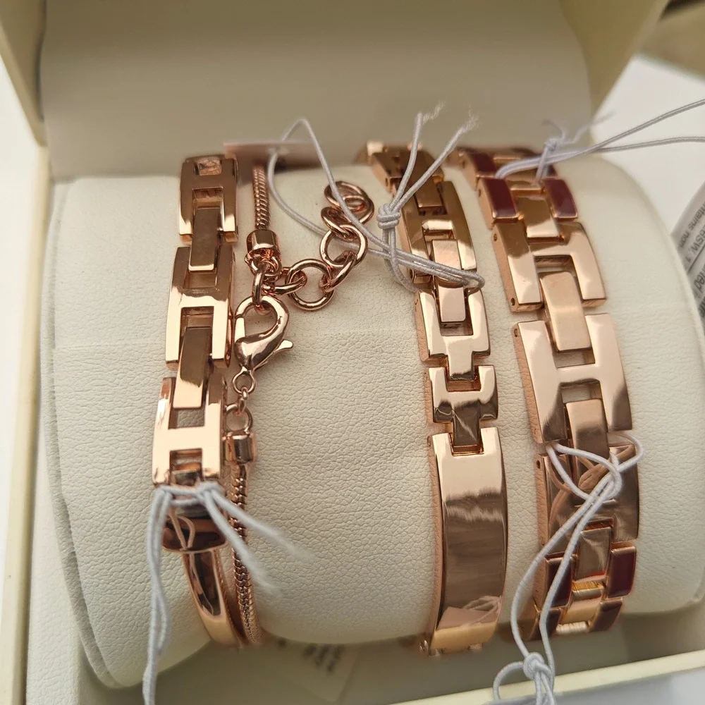 Anne Klein battery working
